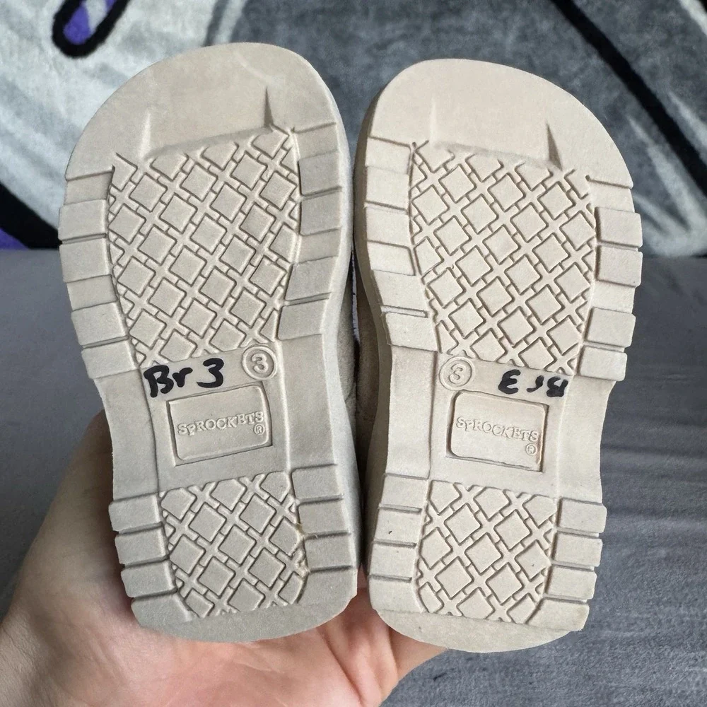 Size 3c‎ - SPROCKETS Lil Kelby Beige Suede Baby Shoes